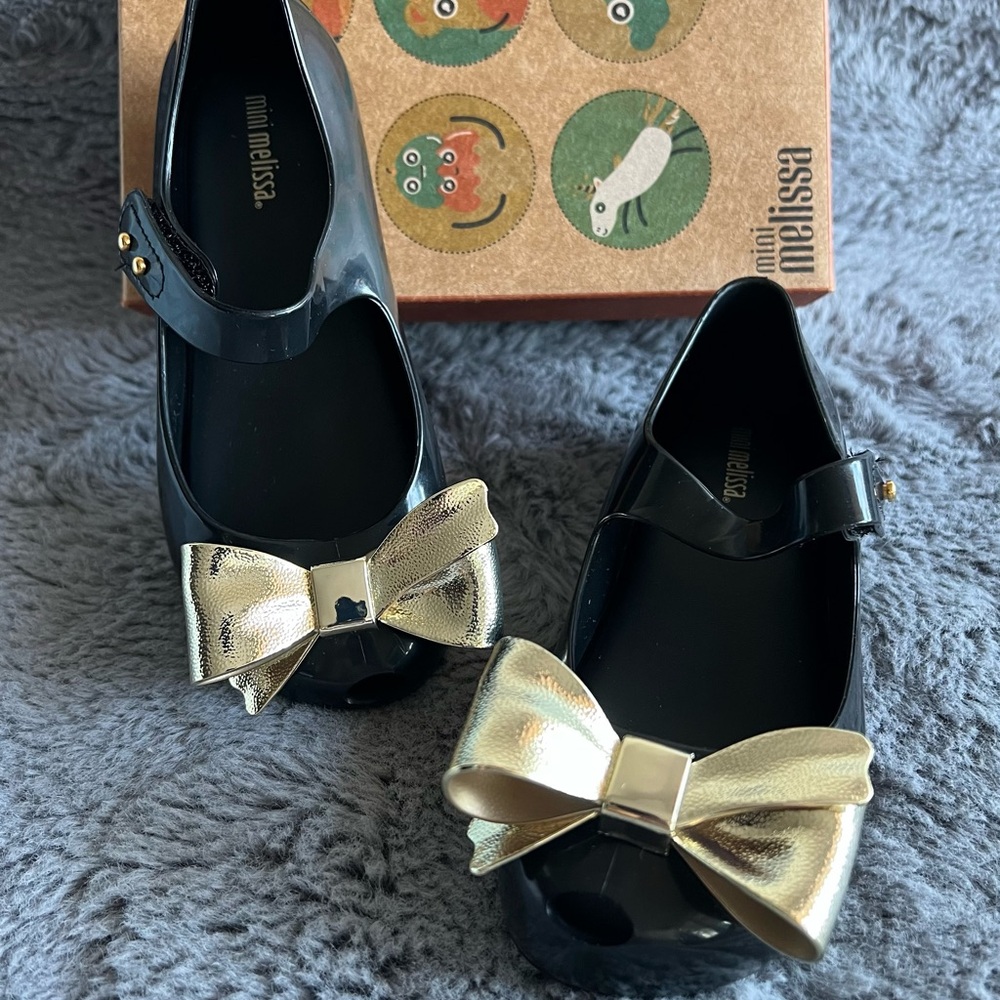 NEW Mini Melissa Make-A-Wish Black and Gold Bow Shoes 11